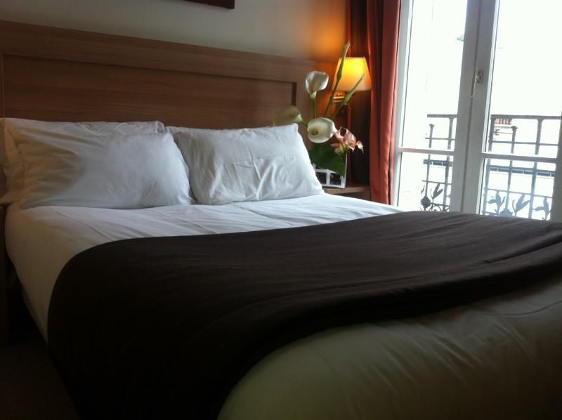 Hotel Boris V. By Happyculture Levallois-Perret Room photo
